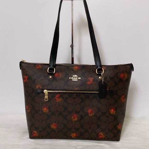 Coach Handbags - NWT💃Coach Gallery Tote Bag In Signature Canvas With Pop Floral Print